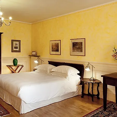 Bed & Breakfast Relais Vimercati 5*